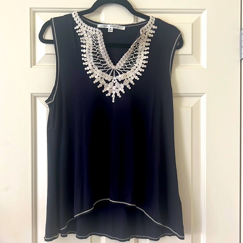 Max studio women’s - M - tank top crochet v neck, navy blue